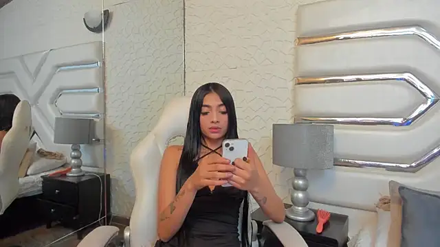 Snapshot of KattyLilli chatting on 06.27.26 KattyLilli online show from 06.27.26