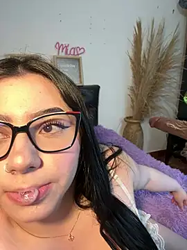 mia valentine   online show from 07.24.26
