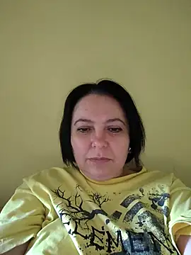 Snapshot of EmmaEmmy40 chatting on 05.14.26 EmmaEmmy40 online show from 05.14.26