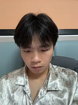 Snapshot of lu111222 chatting on 06.23.26 lu111222 online show from 06.23.26