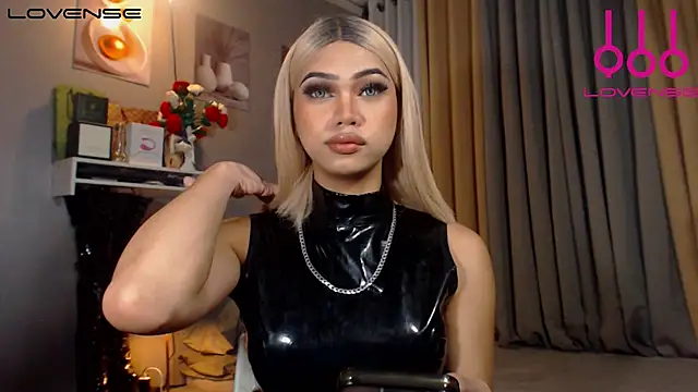 Snapshot of Lexi_ThunderFuck chatting on 06.23.26 Lexi ThunderFuck online show from 06.23.26