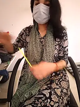 Snapshot of zoya_baby_ chatting on 06.14.26 zoya baby online show from 06.14.26