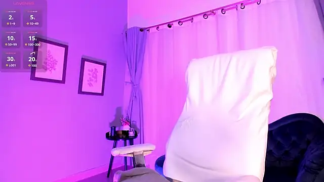Scarlet Big boobs online show from 07.23.26