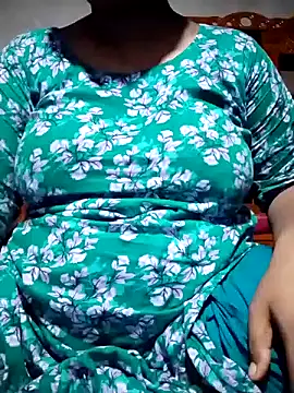 Snapshot of indian-couple9 chatting on 05.31.26 indian-couple9 online show from 05.31.26