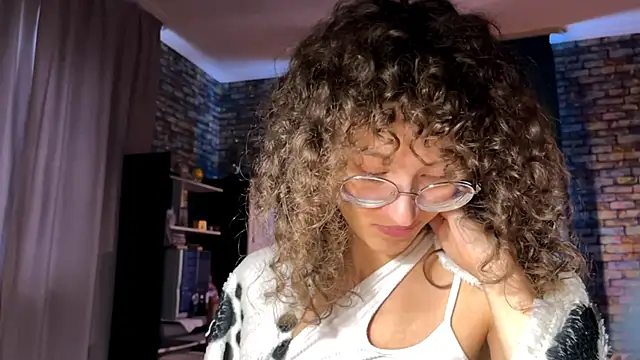 Snapshot of CurlyWinx chatting on 05.27.26 CurlyWinx online show from 05.27.26