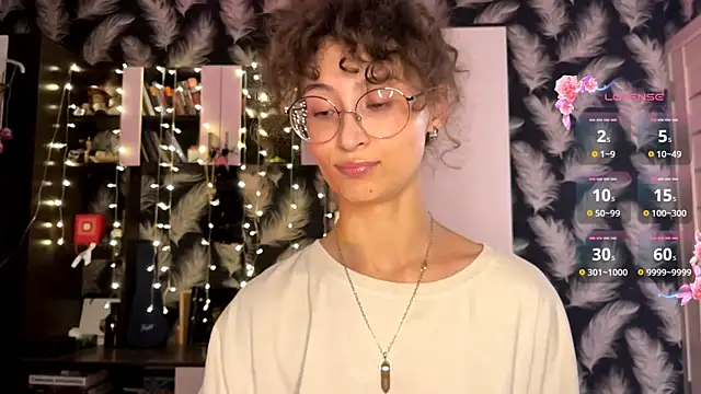 Snapshot of CurlyWinx chatting on 05.28.26 CurlyWinx online show from 05.28.26