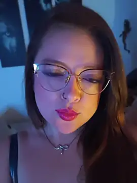 Snapshot of Lilith_Desire chatting on 06.18.26 Lilith Desire online show from 06.18.26