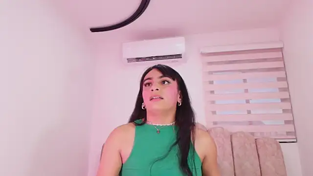 Snapshot of Malaia_thompson_ chatting on 05.24.26 Malaia thompson online show from 05.24.26
