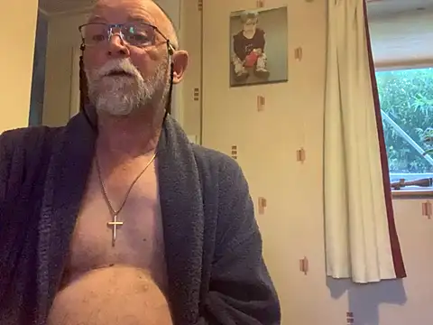 Snapshot of Moonraker64 chatting on 07.04.26 Moonraker64 online show from 07.04.26
