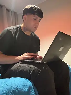 Tttwinee online show from 05.05.26