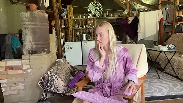 Snapshot of wildforestmuse_ chatting on 06.17.26 wildforestmuse online show from 06.17.26
