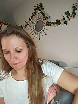 Snapshot of Candy_Cougar chatting on 05.20.26 Candy Cougar online show from 05.20.26