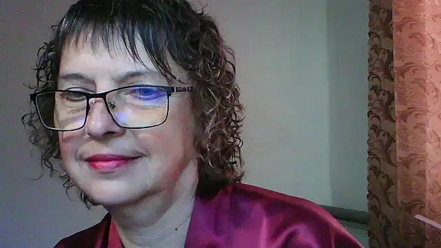 Snapshot of ElizabethGorden chatting on 06.11.26 ElizabethGorden online show from 06.11.26