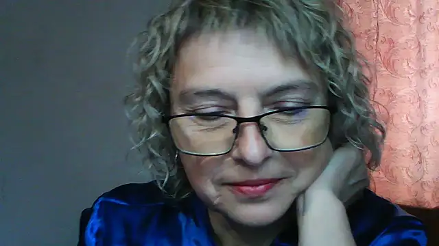 Snapshot of ElizabethGorden chatting on 06.17.26 ElizabethGorden online show from 06.17.26