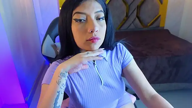 Snapshot of Ey_Im_simone_ chatting on 05.14.26 Ey Im simone online show from 05.14.26