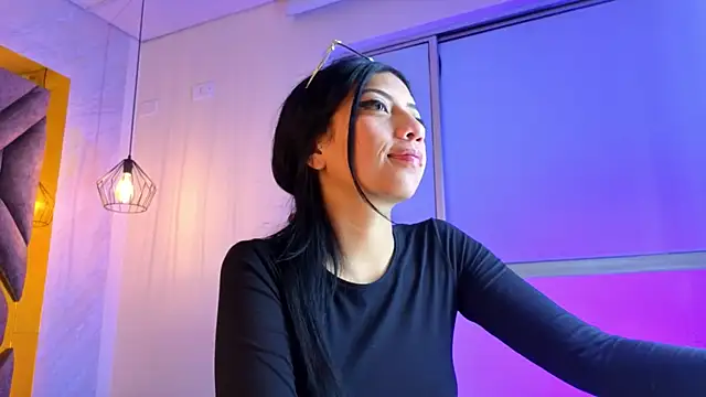Snapshot of Ey_Im_simone_ chatting on 06.17.26 Ey Im simone online show from 06.17.26