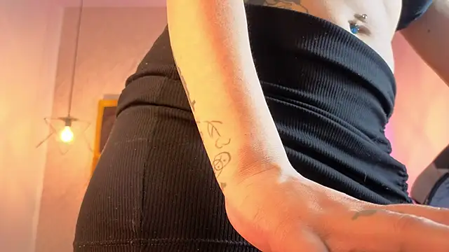 Snapshot of Ey_Im_simone_ chatting on 07.18.26 Ey Im simone online show from 07.18.26
