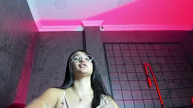 Janett Moore online show from 05.11.26