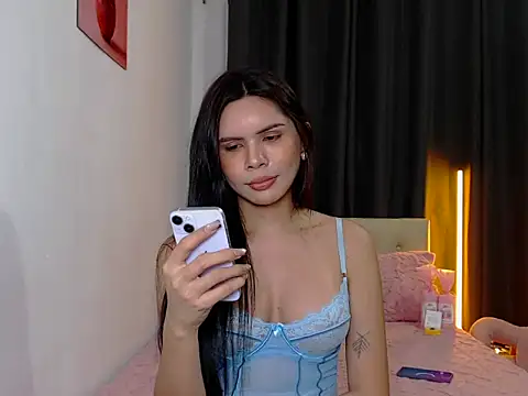 Alexandra Kenn online show from 06.10.26