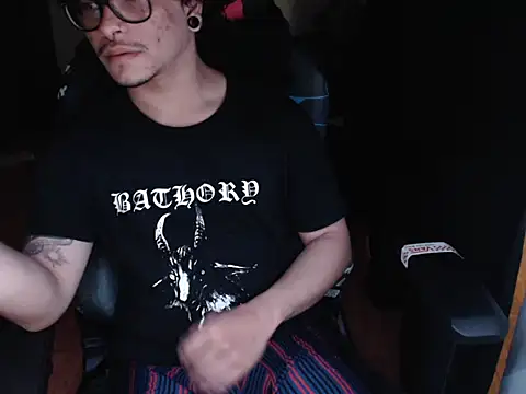 Snapshot of lilgothboy chatting on 06.04.26 lilgothboy online show from 06.04.26