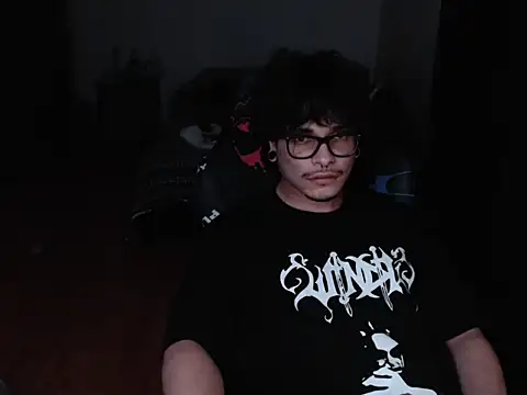 Snapshot of lilgothboy chatting on 07.22.26 lilgothboy online show from 07.22.26
