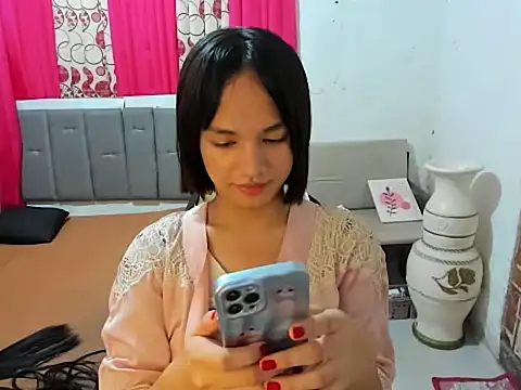 Snapshot of TsUncutTrisha chatting on 05.09.26 TsUncutTrisha online show from 05.09.26