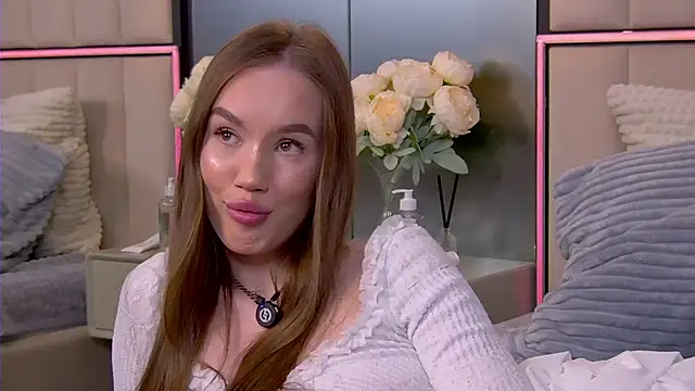 Snapshot of Jasmin_Glow chatting on 06.14.26 Jasmin Glow online show from 06.14.26