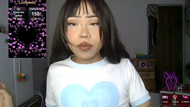 Snapshot of suky_fox chatting on 06.11.26 suky fox online show from 06.11.26
