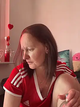 LindaLee90 online show from 05.16.26