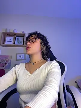 Lusiana   online show from 06.30.26