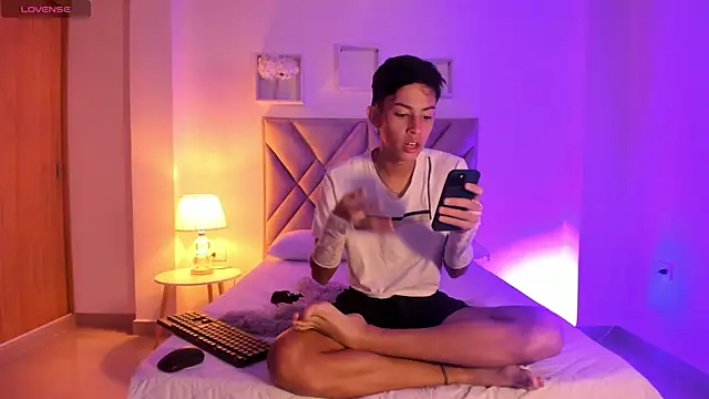 Baby noahtt online show from 06.09.26
