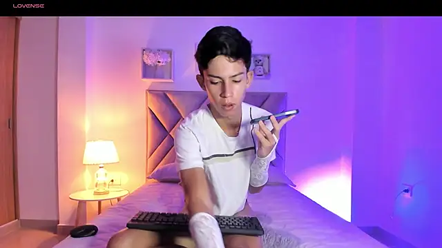 Baby noahtt online show from 06.19.26