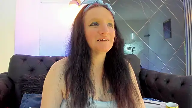 Snapshot of CloeMature chatting on 08.02.26 CloeMature online show from 08.02.26