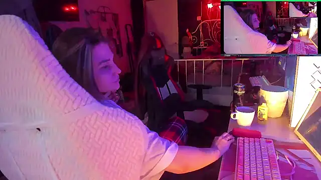 FuckinHotCouple1 online show from 06.18.26