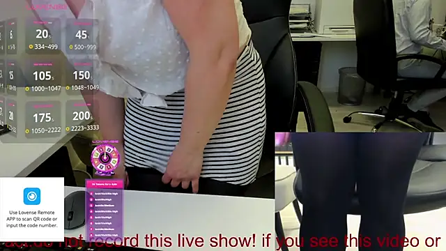 Snapshot of squirt_milf_viktoria chatting on 05.25.26 squirt milf viktoria online show from 05.25.26