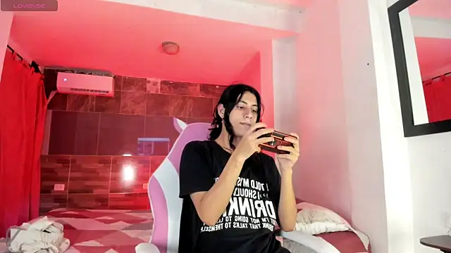 Snapshot of angel_hass18 chatting on 06.03.26 angel hass18 online show from 06.03.26
