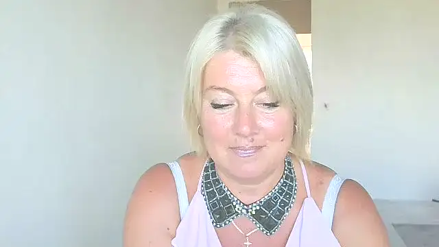 Snapshot of MollyyJoyy chatting on 07.19.26 MollyyJoyy online show from 07.19.26