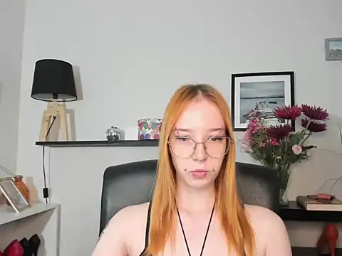 Snapshot of foxSonya chatting on 06.08.26 foxSonya online show from 06.08.26