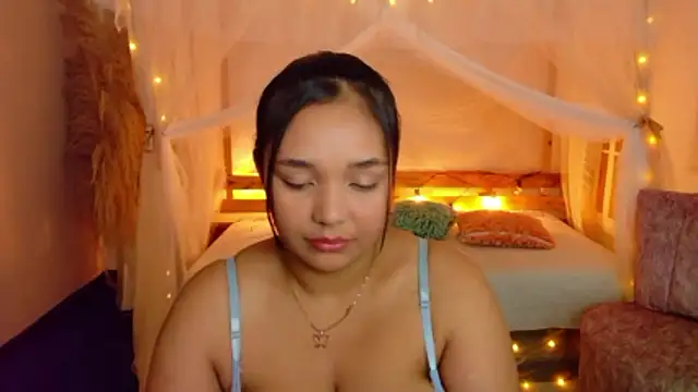 Snapshot of leoneriss chatting on 06.17.26 leoneriss online show from 06.17.26