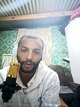 Snapshot of Camodick chatting on 02.14.25 Camodick online show from 02.14.25