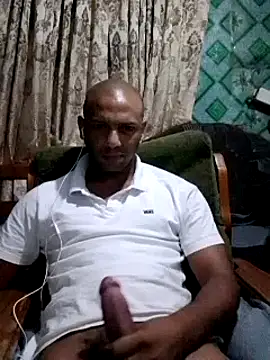 Snapshot of Camodick chatting on 02.16.25 Camodick online show from 02.16.25