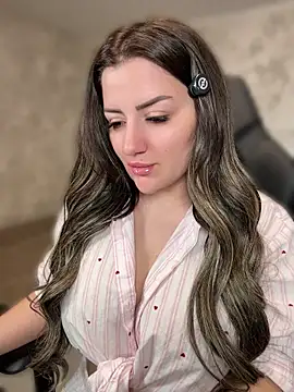 SophiePale online show from 04.13.26