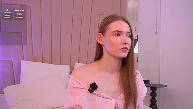 Snapshot of LillianYoung chatting on 07.18.26 LillianYoung online show from 07.18.26