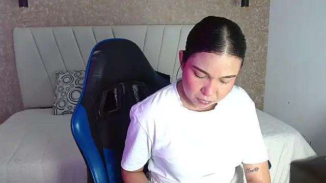 Snapshot of AliceSmity__ chatting on 06.13.26 AliceSmity online show from 06.13.26