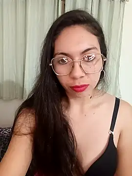 Mia essence online show from 05.09.26