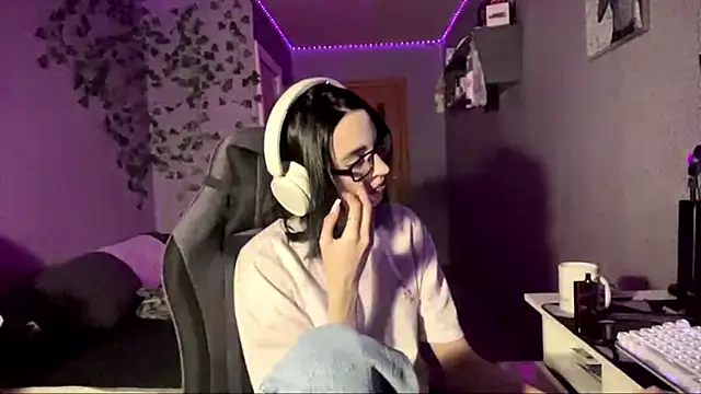 NightFoxxx online show from 05.10.26