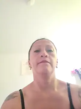 Snapshot of Vely_ chatting on 06.17.26 Vely online show from 06.17.26