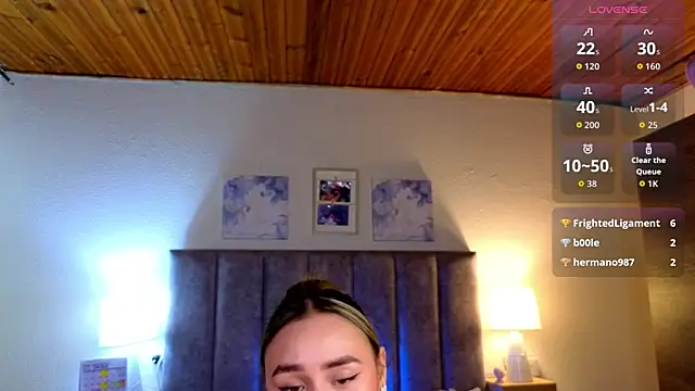 Snapshot of Victoria_Hils chatting on 07.14.26 Victoria Hils online show from 07.14.26