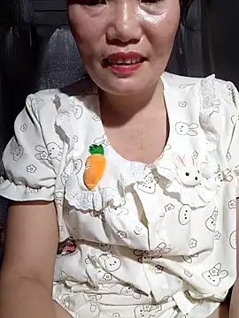 Snapshot of -Trici- chatting on 06.14.26 -Trici- online show from 06.14.26