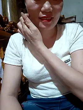 Snapshot of -Trici- chatting on 06.18.26 -Trici- online show from 06.18.26